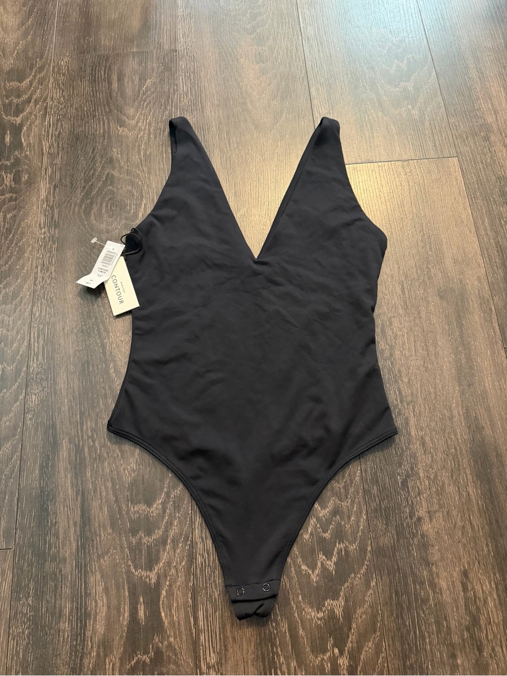 NWT Babaton Black Contour V- Neck